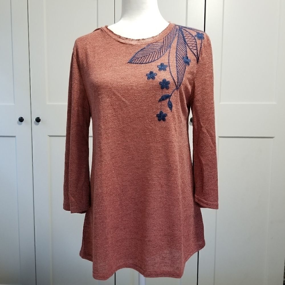 Mittoshop bell sleeve embroidered top